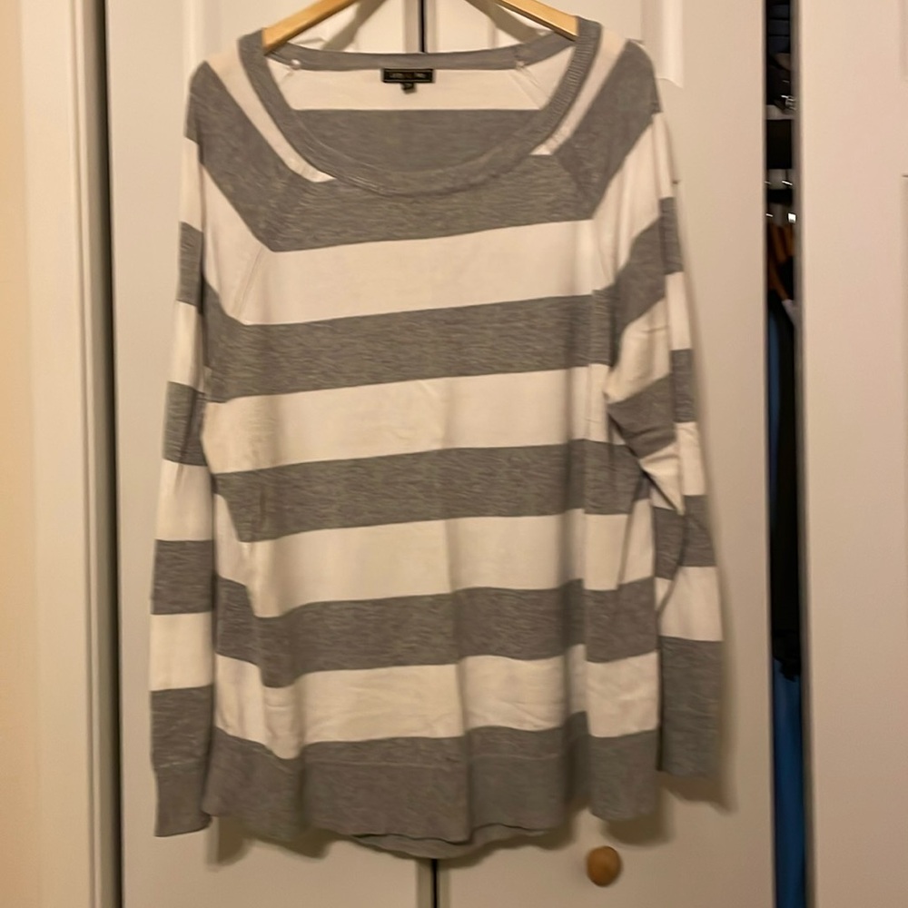 Stitch fix brand Lety and Me grey and white rugby striped lightweight sweater